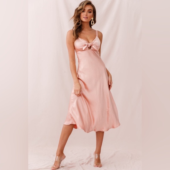 NWT Selfie Leslie PERFECT DAY SATIN MIDI DRESS BLUSH- Medium - Picture 1 of 11